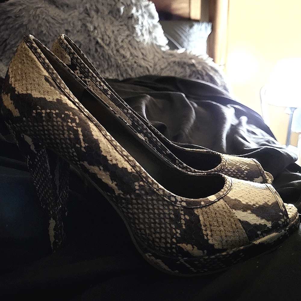 Aldo snake skin heels size 9.5